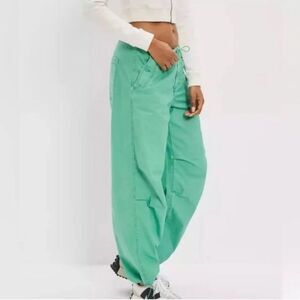 American Eagle XXS Snappy Stretch Low Rise Parachute Pants Green Baggy Y2K